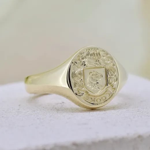 wyatt-jewellery-mens-signet-ring-yellow-gold