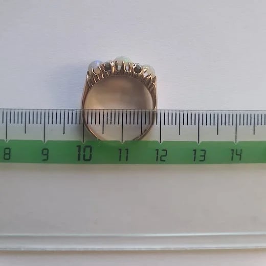 WyattJewellery_Measuring_Ring_Size