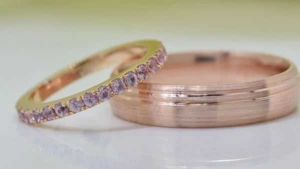 red-gold-wedding-rings