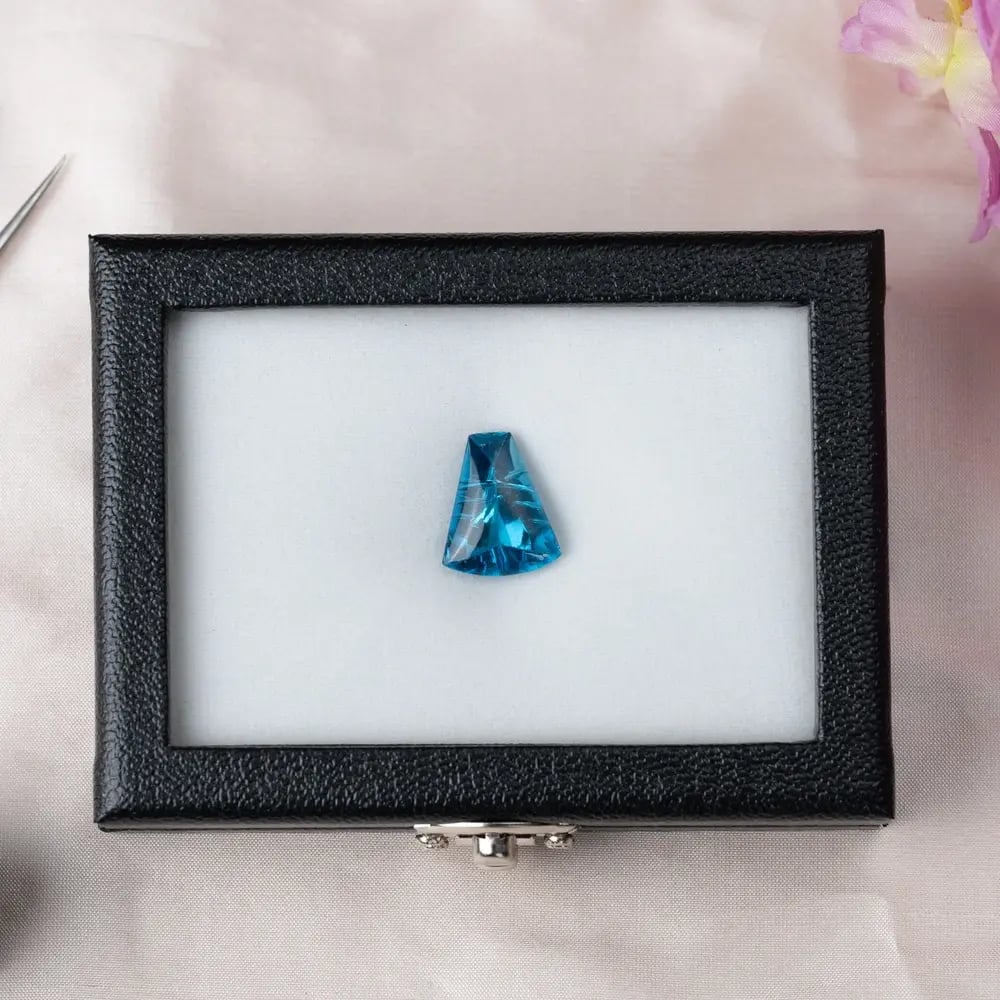 Wyatt-Jewellery-Blue-Tourmaline-Cabochon-shield-T047