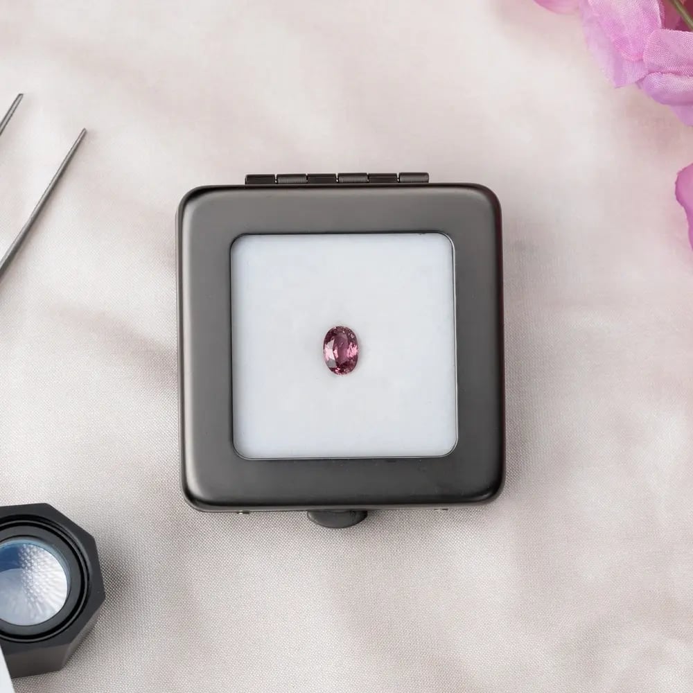 Wyatt-Jewellery-Garnet-Oval-Box-G152