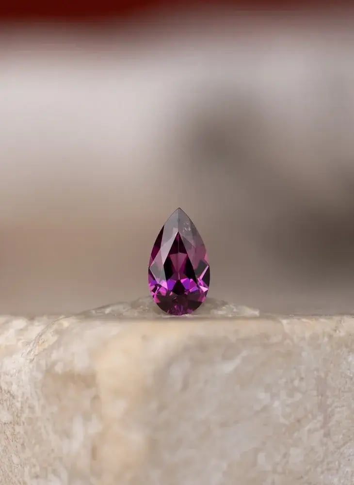 Wyatt-Jewellery-Garnet-pear-shape-G150_tile