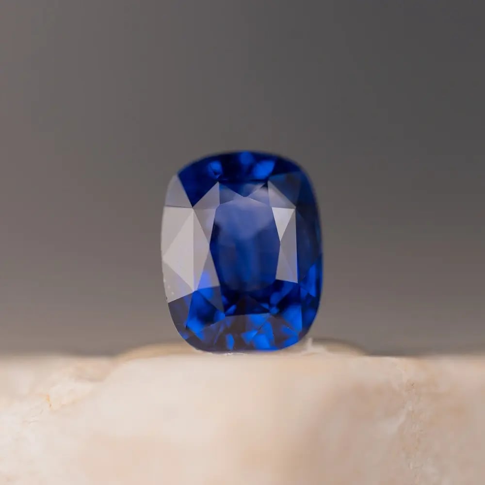 Wyatt-Jewellery-Sapphire-cushion-S056