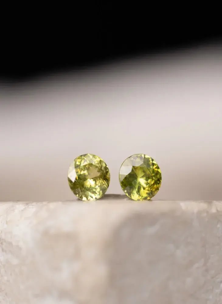 Wyatt-Jewellery-Sphene-round-pair-Se113_tile