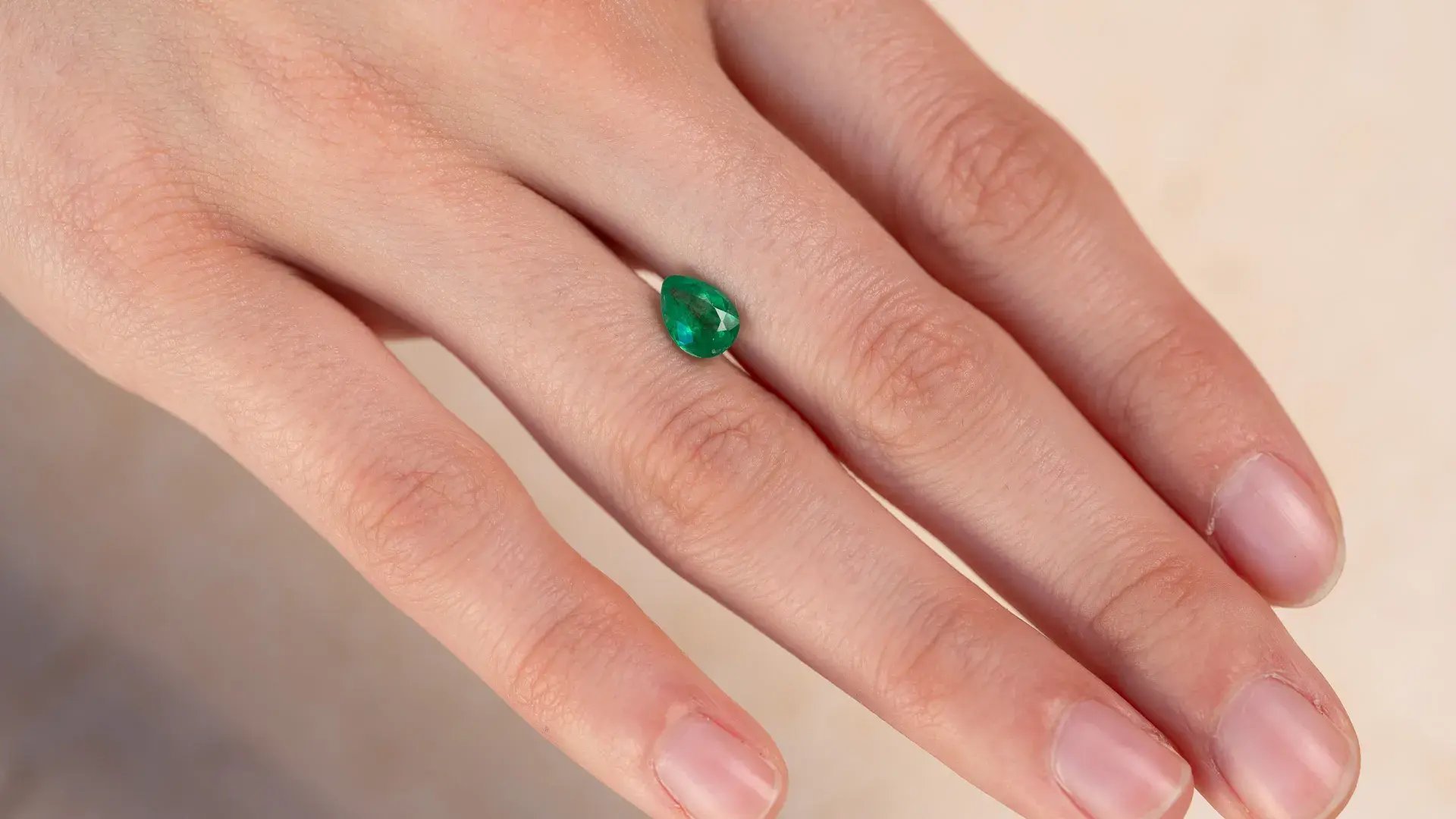 WJ_Emerald_E066_Hand_Landscape