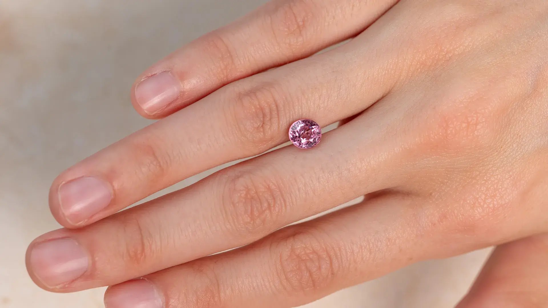 WJ_Pink_Sapphire_S052_Hand_Landscape