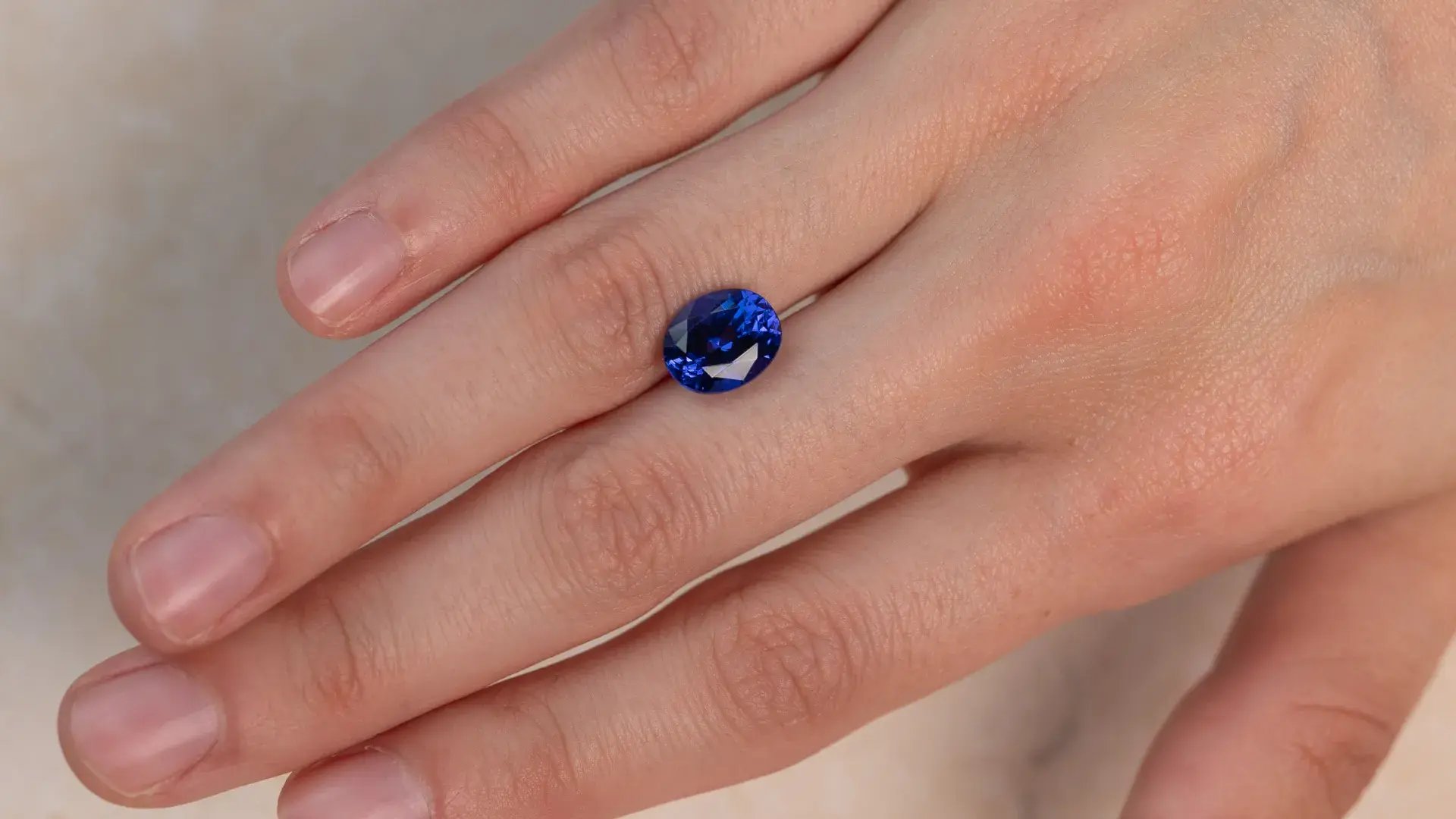 WJ_Tanzanite_Ta079_Hand_Landscape