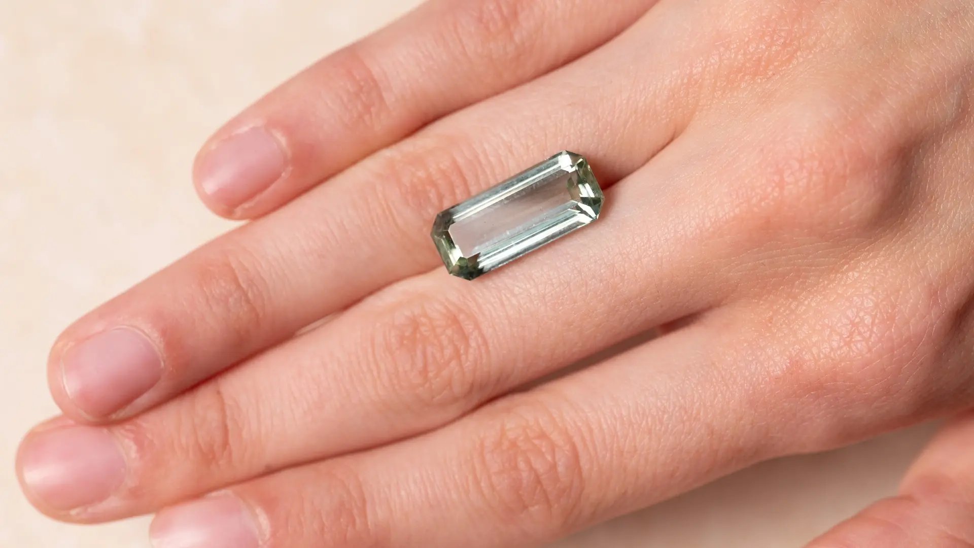 Wyatt_Jewellery_Aquamarine_A046_Hand copy