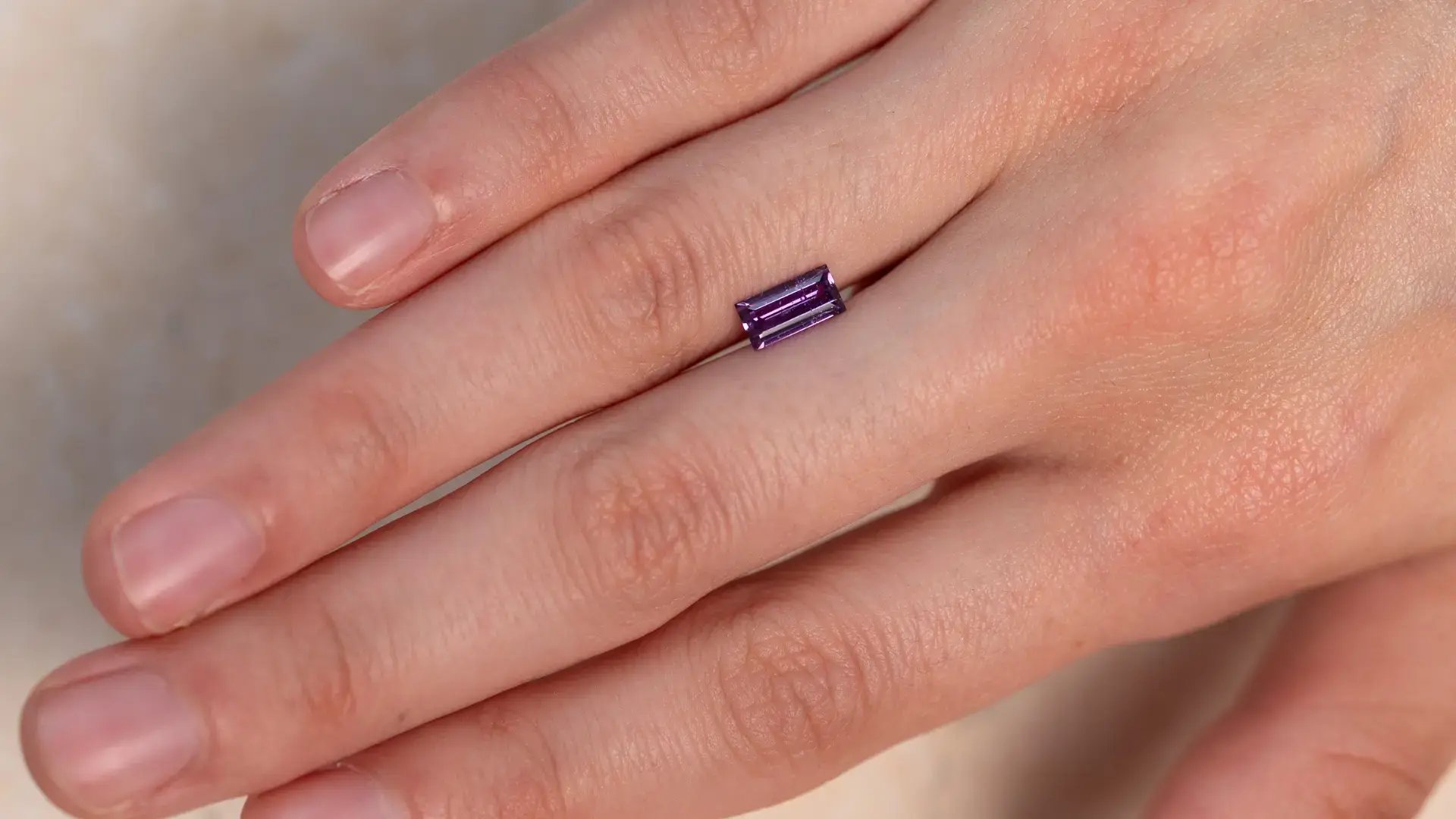Wyatt_Jewellery_Sapphire_S015_Hand