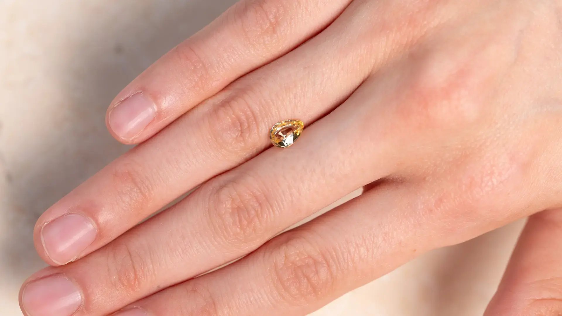Wyatt_Jewellery_Sapphire_S017_Hand