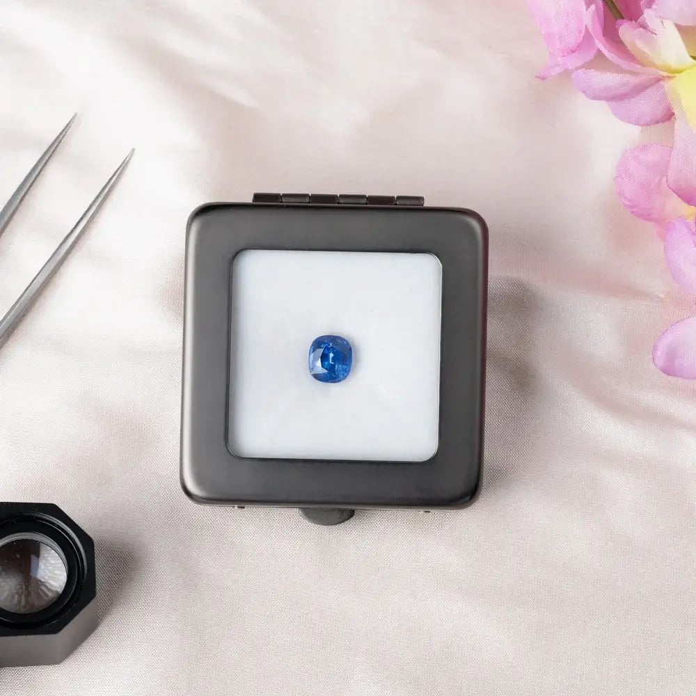 Wyatt-Jewellery-Sapphire-cushion-ceylon-S116