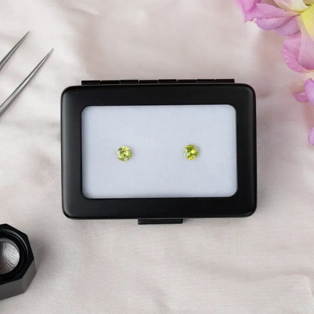 Wyatt-Jewellery-Sphene-round-pair-Se113