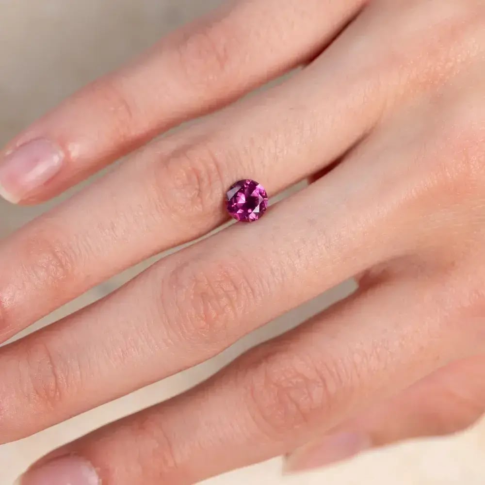Wyatt_Jewellery-Garnet-round-G148