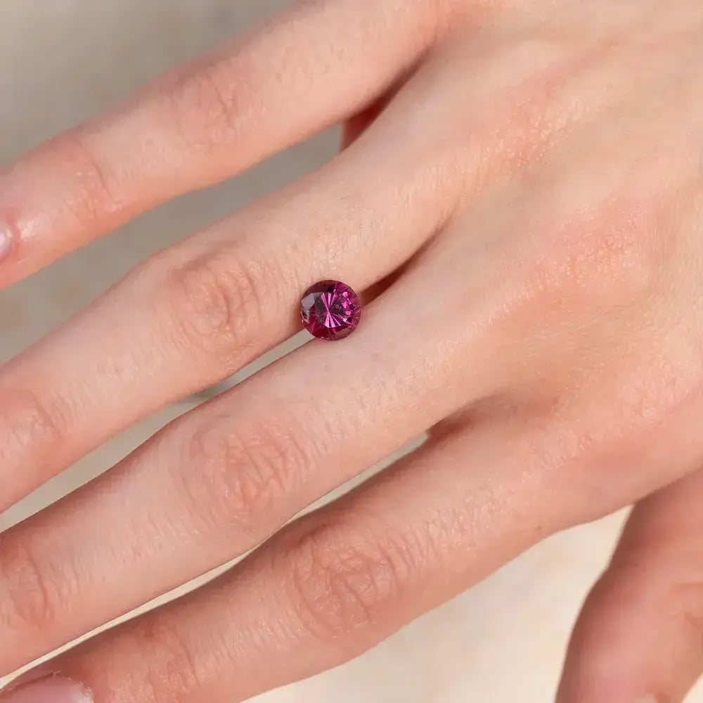 Wyatt_Jewellery-Garnet-round-G149