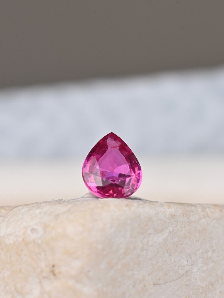 WyattJewellery_Sapphire_Pink_SPOO3.Image