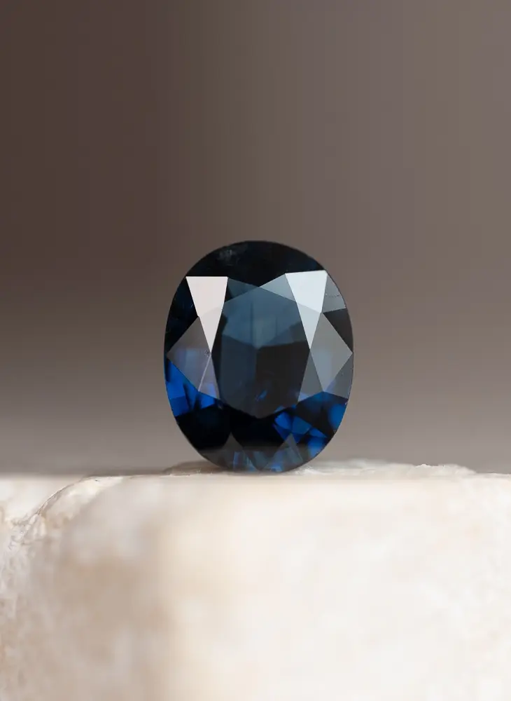 Wyatt-Jewellery-Sapphire-oval-S063