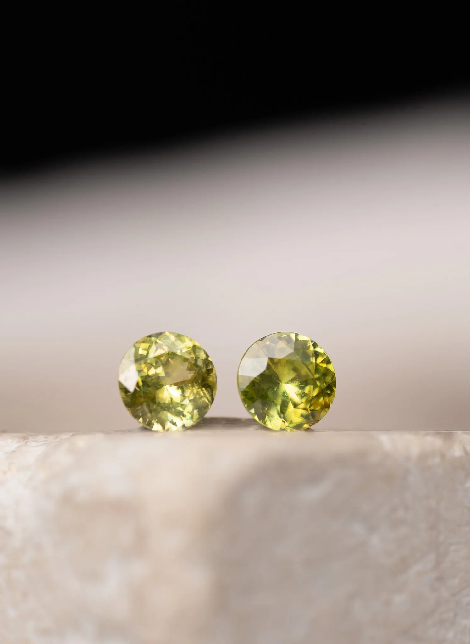 Wyatt-Jewellery-Sphene-round-pair-Se113