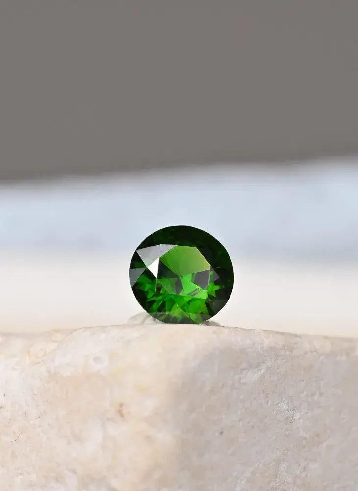 WJ_Demantoid_Garnet_G080_Portrait