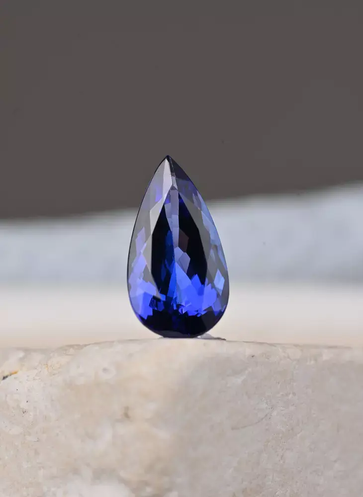 WJ_Tanzanite_Ta075_Portrait