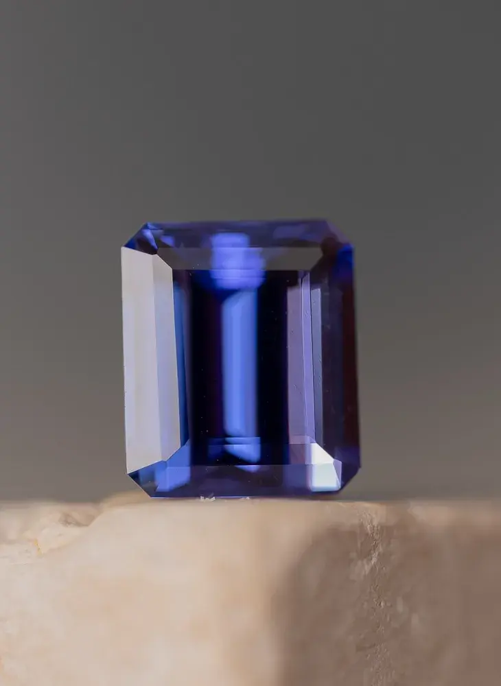 WJ_Tanzanite_Ta106_Portrait