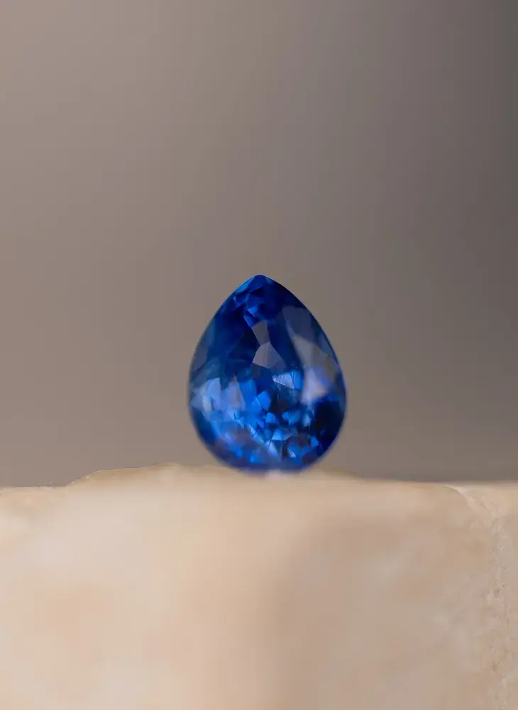 Wyatt-Jewellery_Sapphire_S021_Portrait