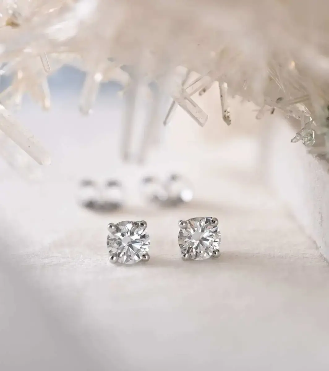 Wyatt-Jewellery_0.55-Diamond-Studs_Christmas